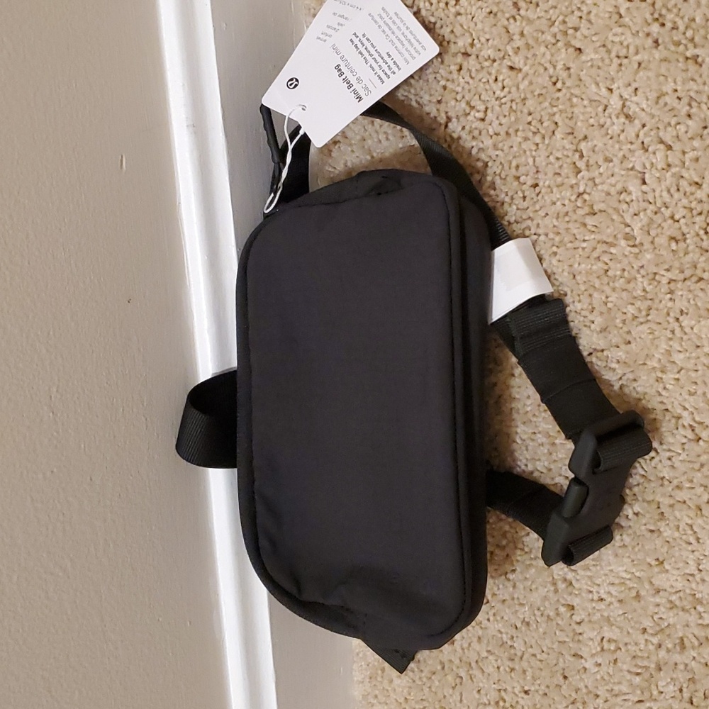 Lululemon mini belt bag